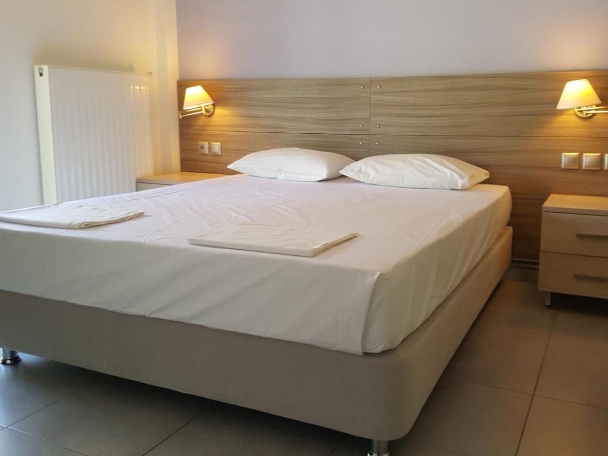 Aparthotel Alexandros Kamena Vourla Exterior foto