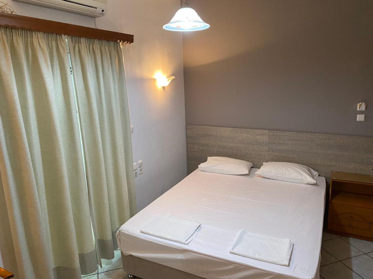 Aparthotel Alexandros Kamena Vourla Exterior foto