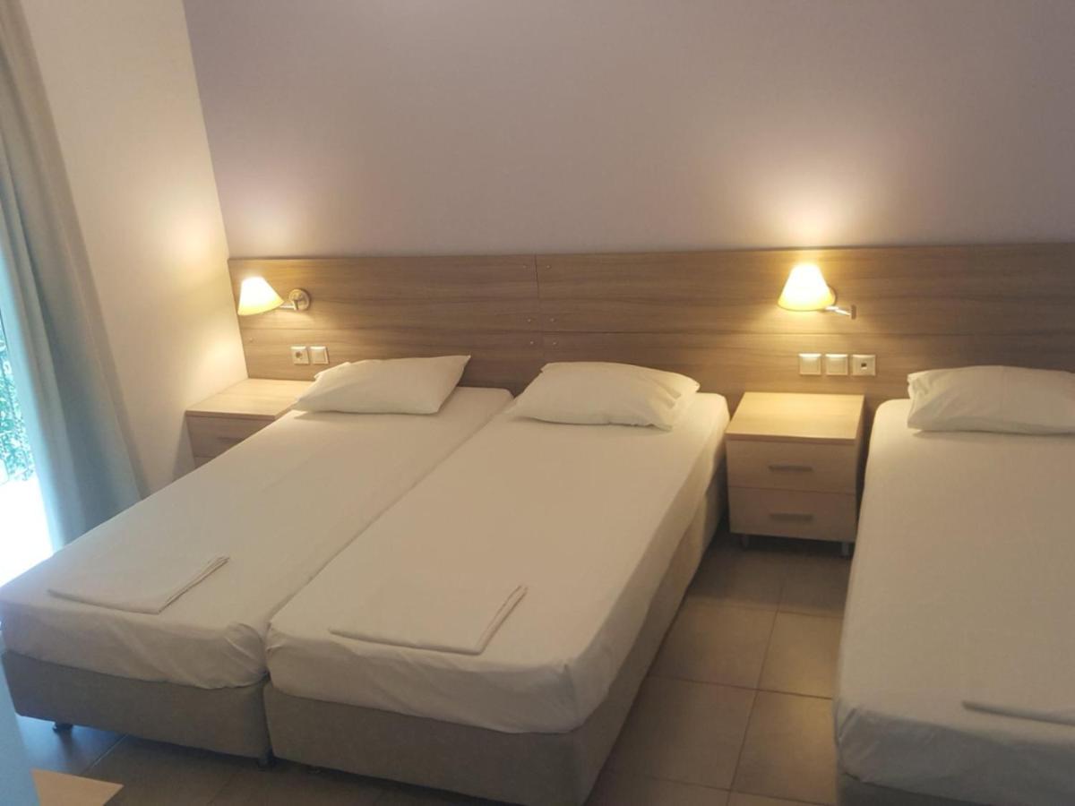 Aparthotel Alexandros Kamena Vourla Exterior foto