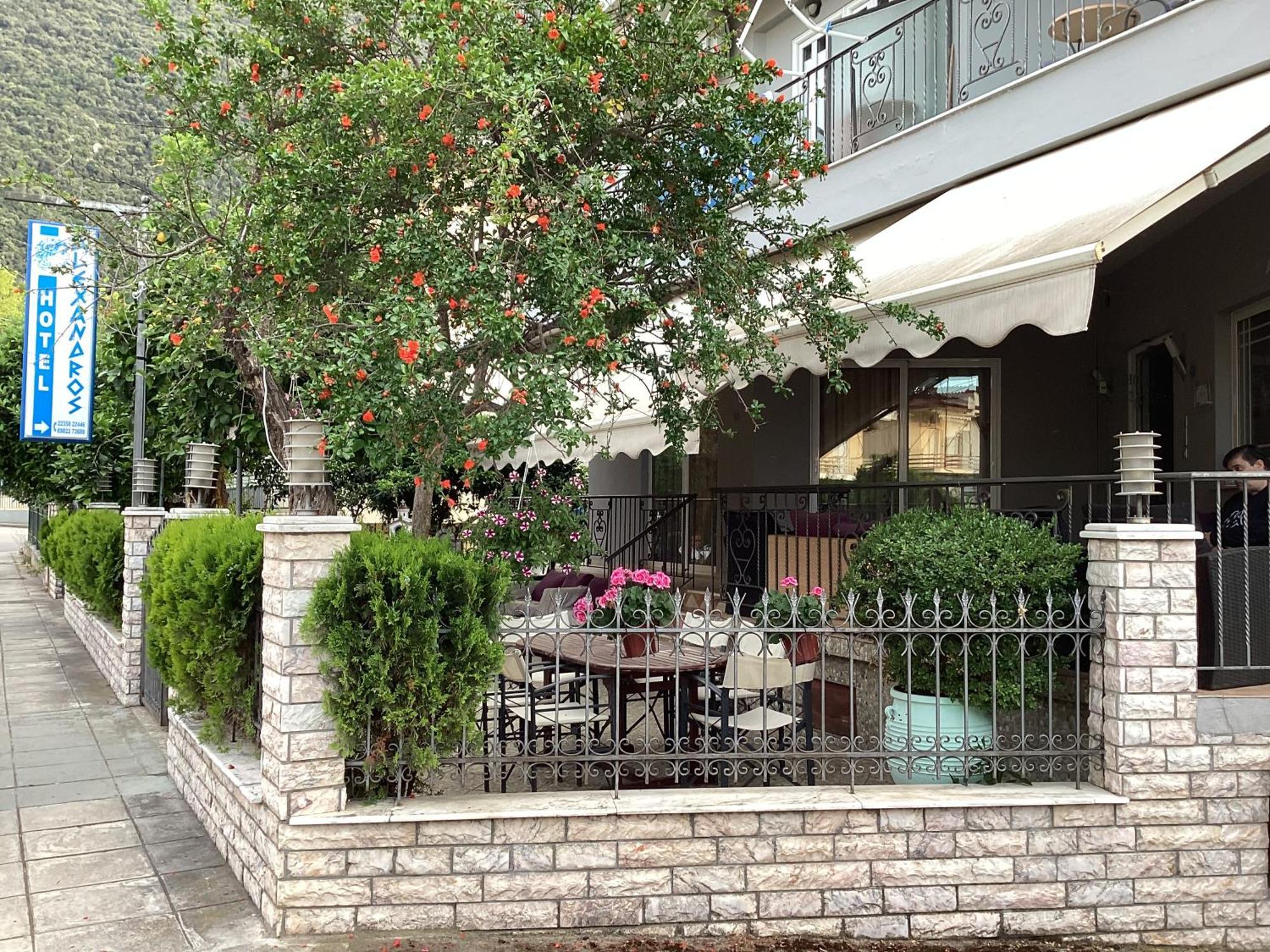 Aparthotel Alexandros Kamena Vourla Exterior foto