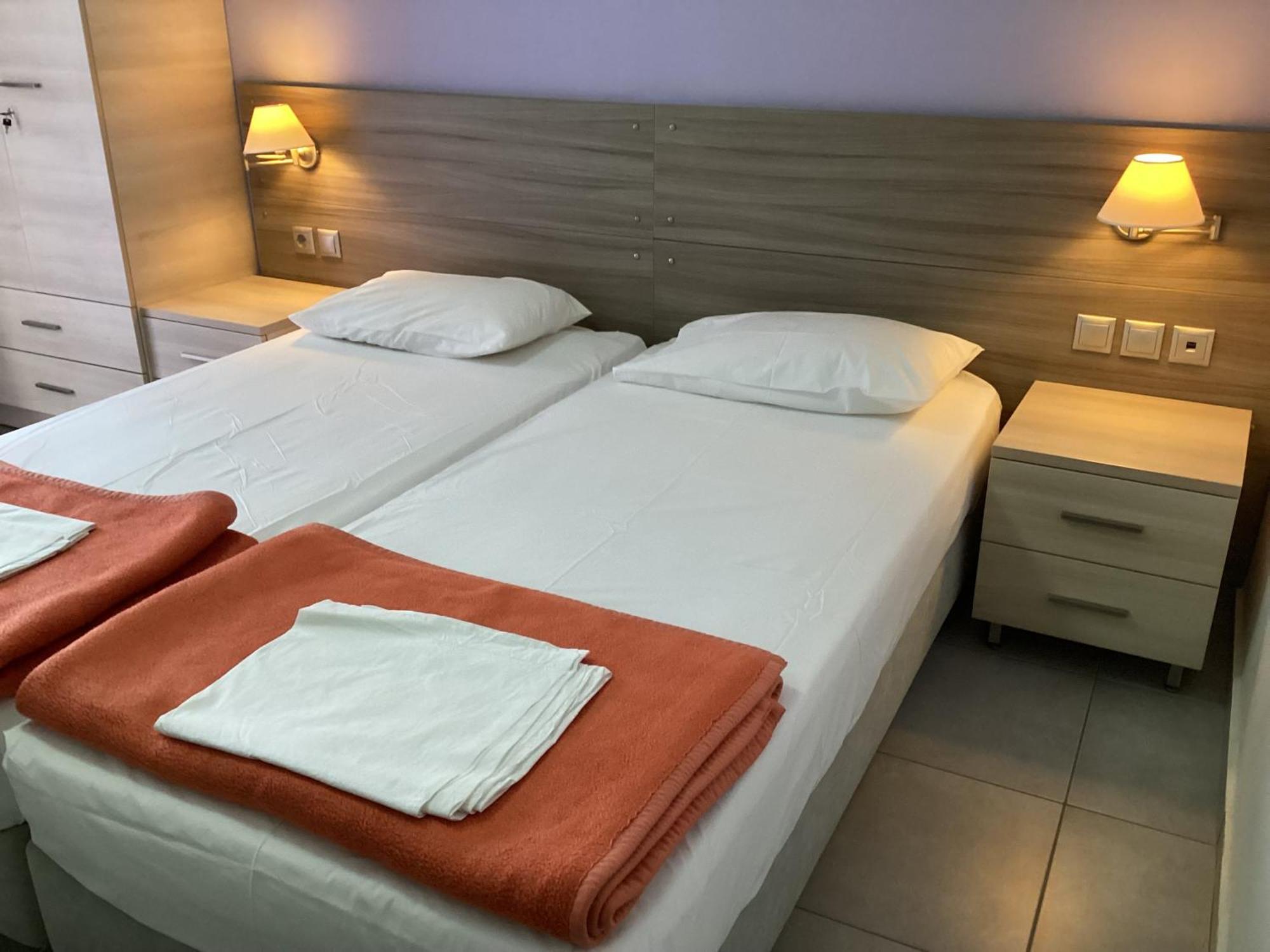 Aparthotel Alexandros Kamena Vourla Exterior foto